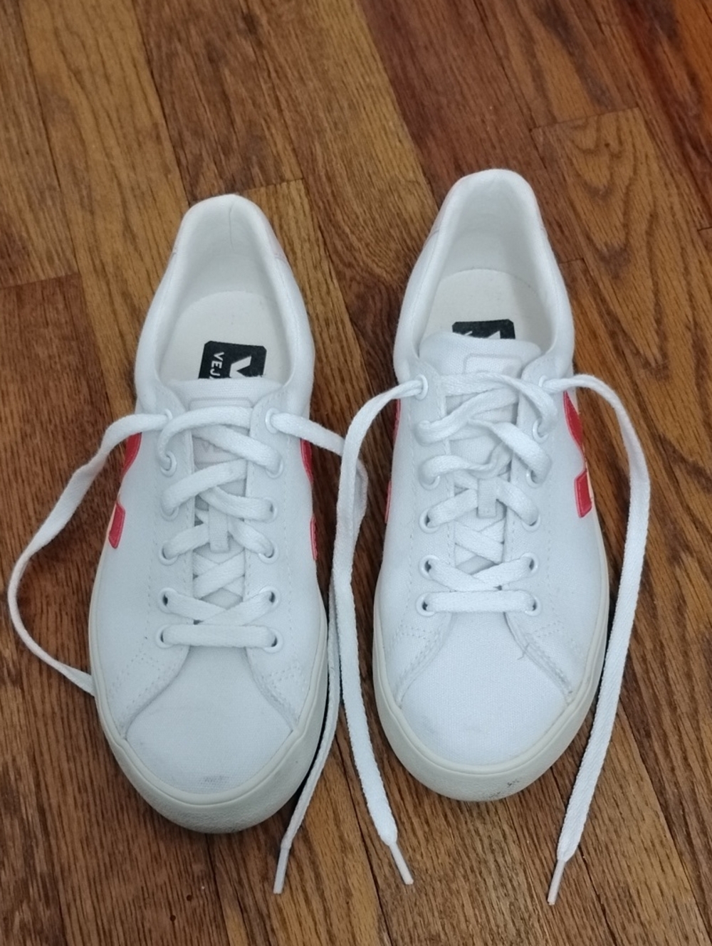 Veja Esplar Low Top Sneakers W5